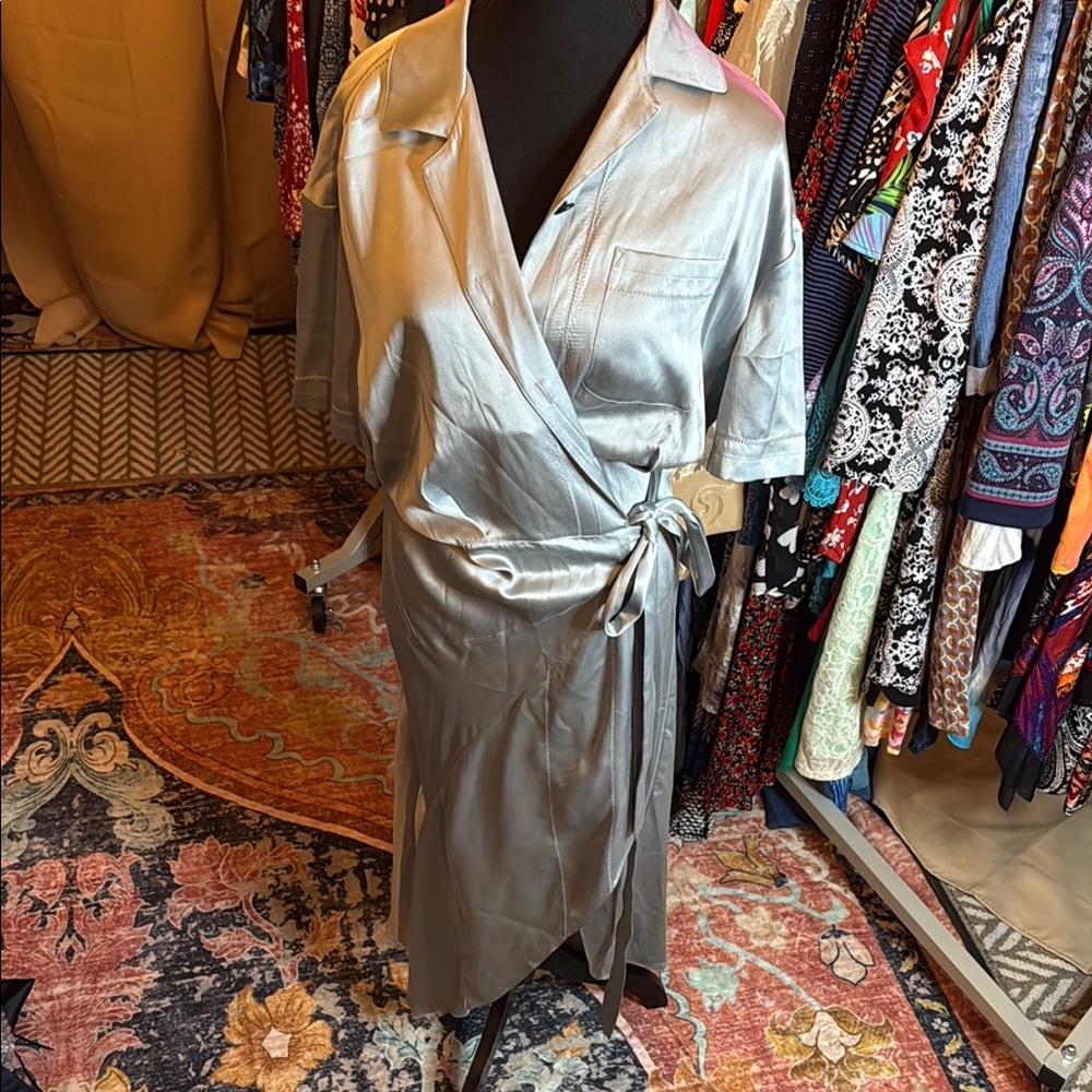 Burberry Silver Sheath Dress with Notched Collar and 3/4 Sleeves